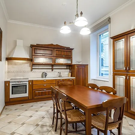 Luxury In The Embassy Quarter Appartement *