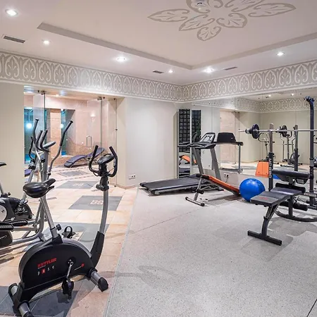 Апартаменты Luxury In The Embassy Quarter *