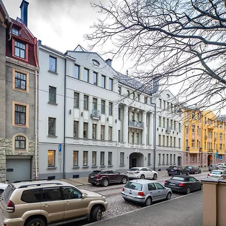 Luxury In The Embassy Quarter *