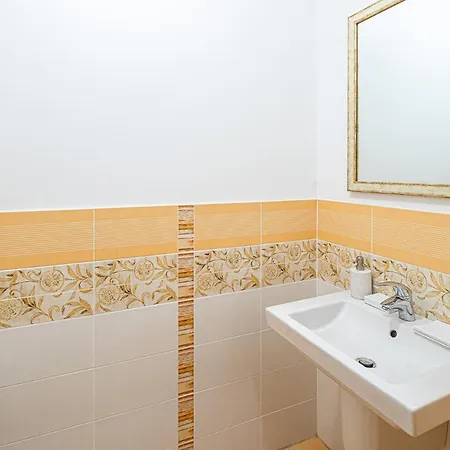 Luxury In The Embassy Quarter *
