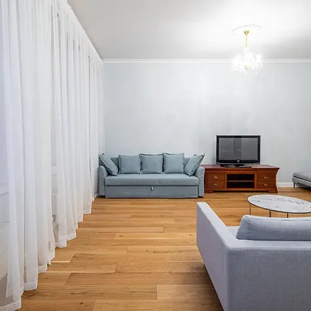 Luxury In The Embassy Quarter *