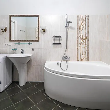 Luxury In The Embassy Quarter *