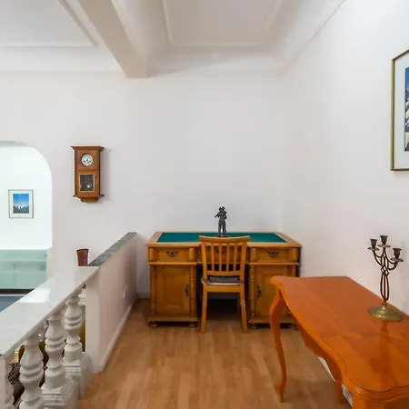 Luxury In The Embassy Quarter Appartement