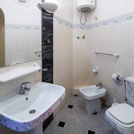 Luxury In The Embassy Quarter Appartamento