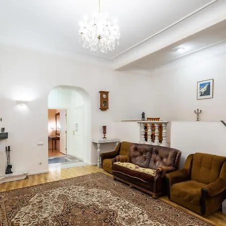 Luxury In The Embassy Quarter Апартаменты *