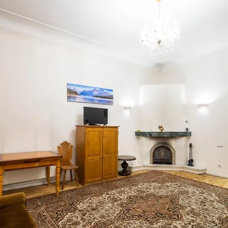 Luxury In The Embassy Quarter Апартаменты Рига